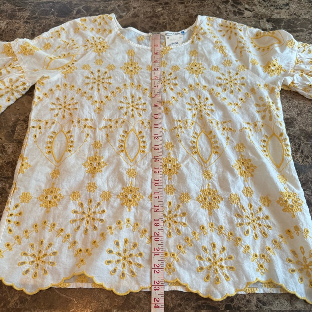 NWT Given Kale Women Top Size M Yellow Floral Eyelet Embroidered Scalloped Hem - Picture 4 of 12